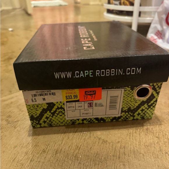 Pink Heels - Picture 3 of 3